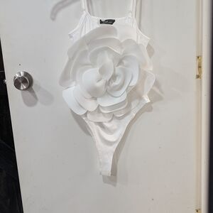 Chic White Floral Women's Bodysuit